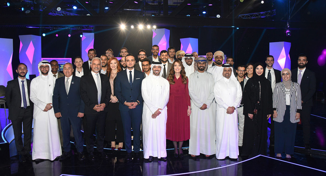 Alumni, candidates, jury and presenter.JPG