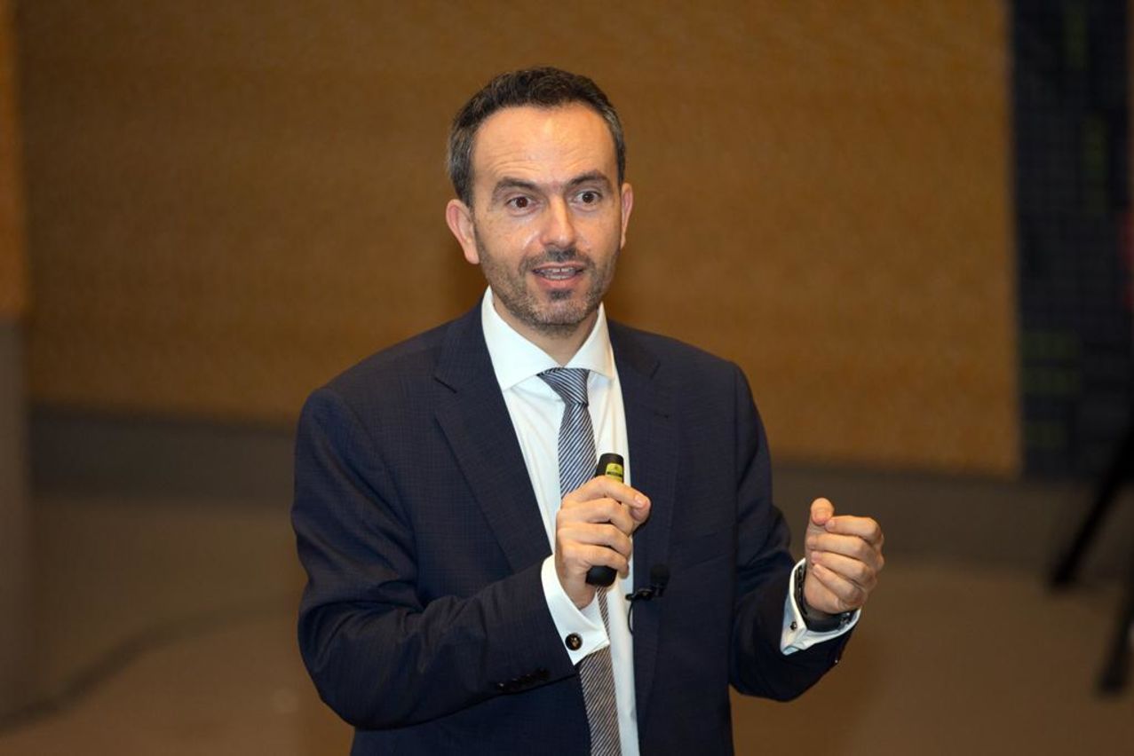 FR5R0869-.jpg