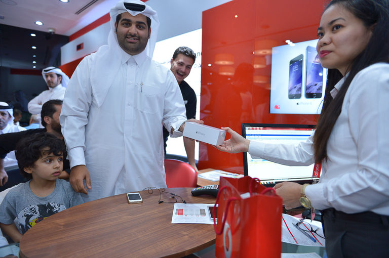 First iPhone Customer at Vodafone Official iPhone 6 and iPhone 6 Plus Launch in Qatar