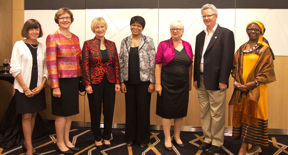 Group photo Dr Claudia Lux, project director of QNL with IFLA leaders.jpg