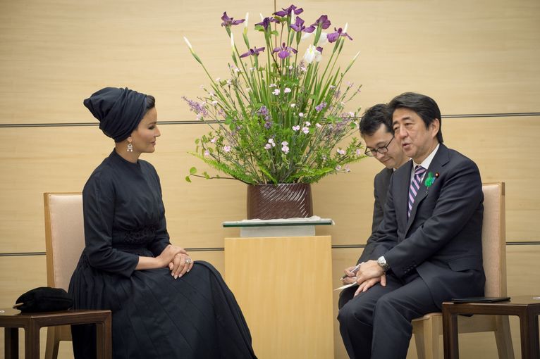 Her Highness Sheikha Moza bint Nasser meets with Japanese Prime Minister Shinzo Abe in Tokyo.jpg