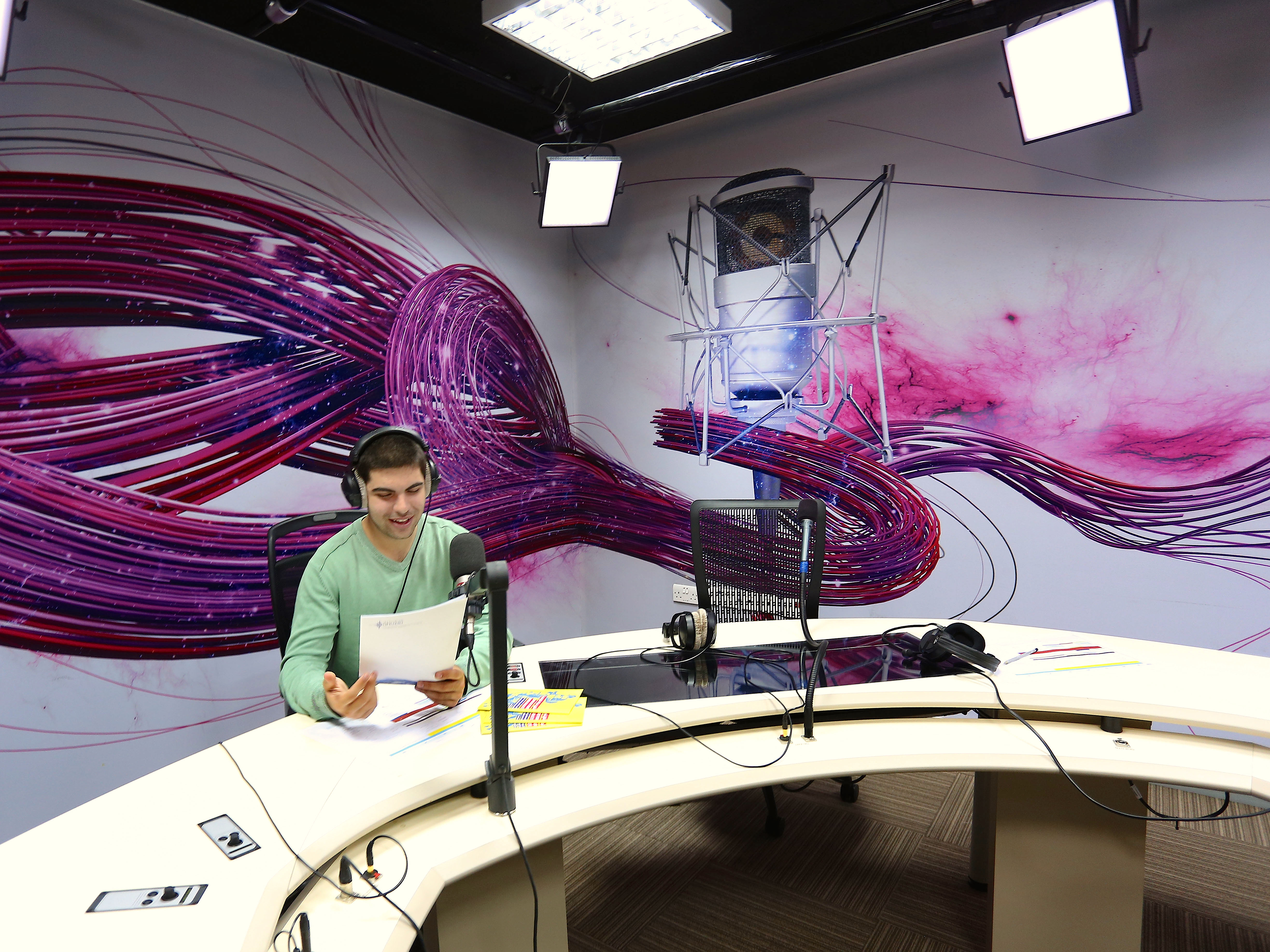 Sami%20Wehbe%20in%20QFRadio%20station.jpg