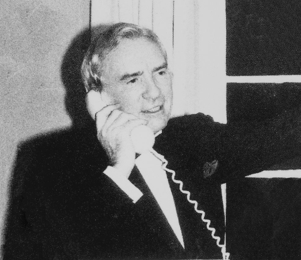 Sir_Ernest_Harrison_receiving_the_UK's_first_mobile_call._1st_January_1985.jpg