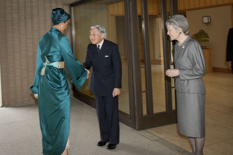 Their Majesties Emperor Akihito and His Consort Empress Michiko meeting with Her Highness Sheikha Moza bint Nasser at the Imperi
